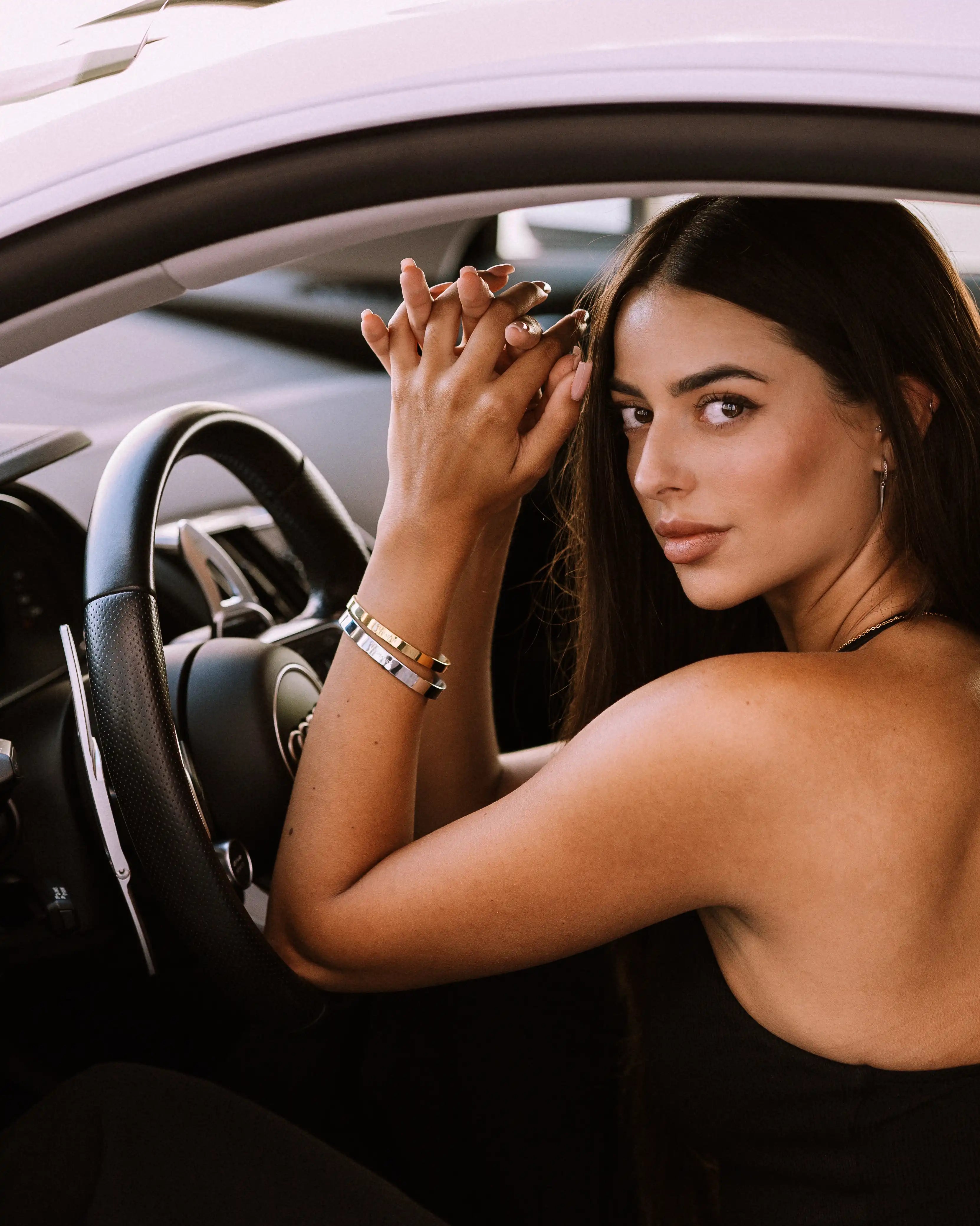 Dámsky Elegantný Bangle - Gold