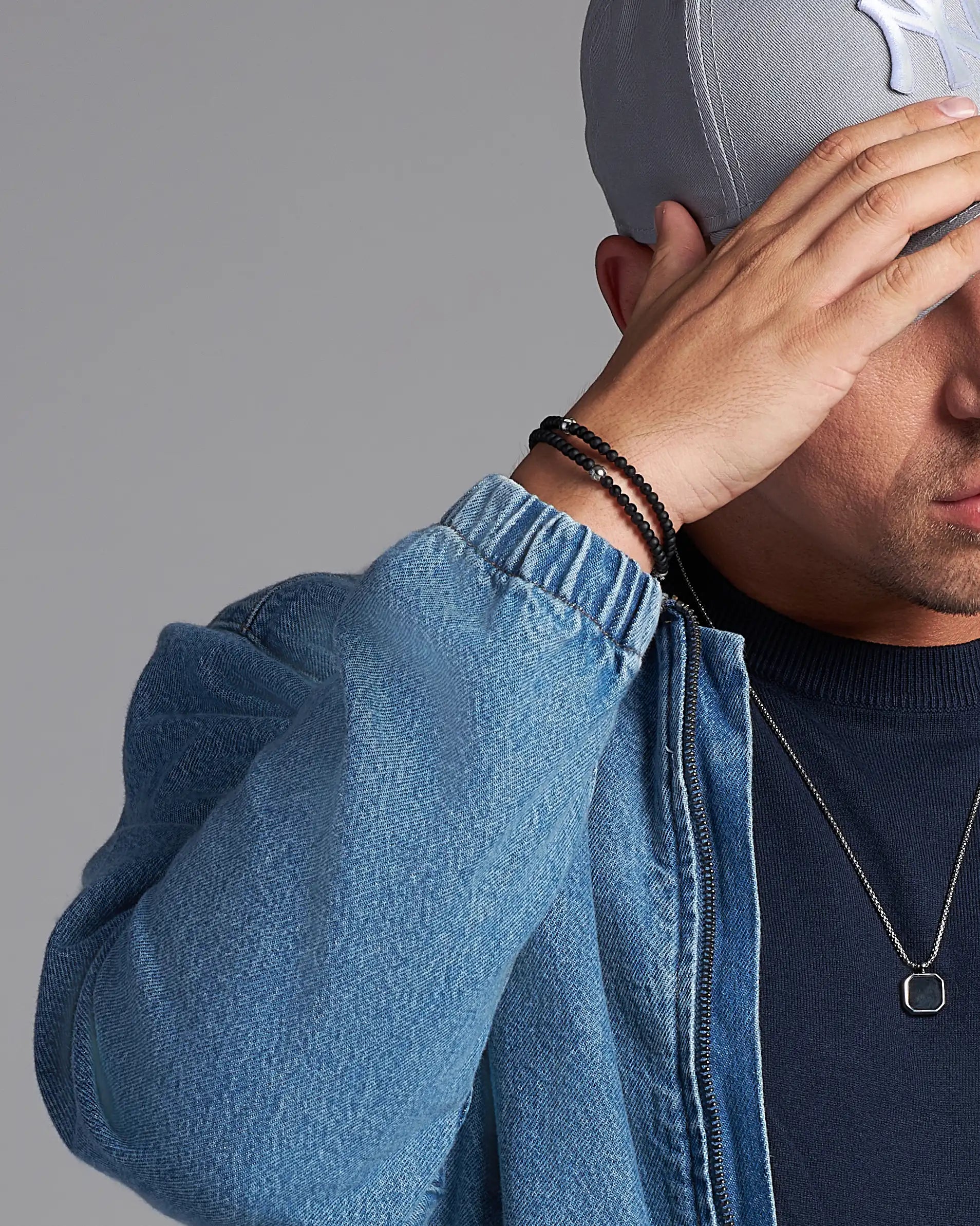 Pánsky Ovínací Náramok - Matte Onyx & Silver