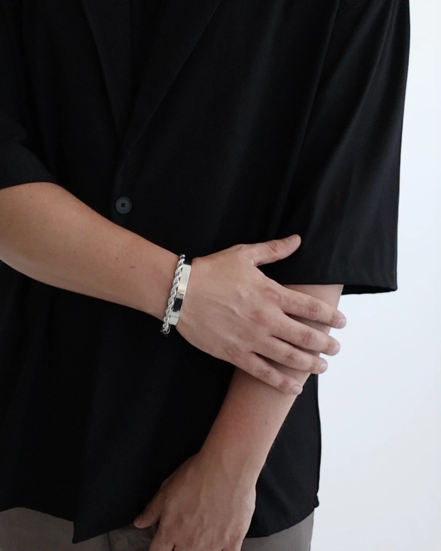 Pánsky Elegantný Bangle - Silver