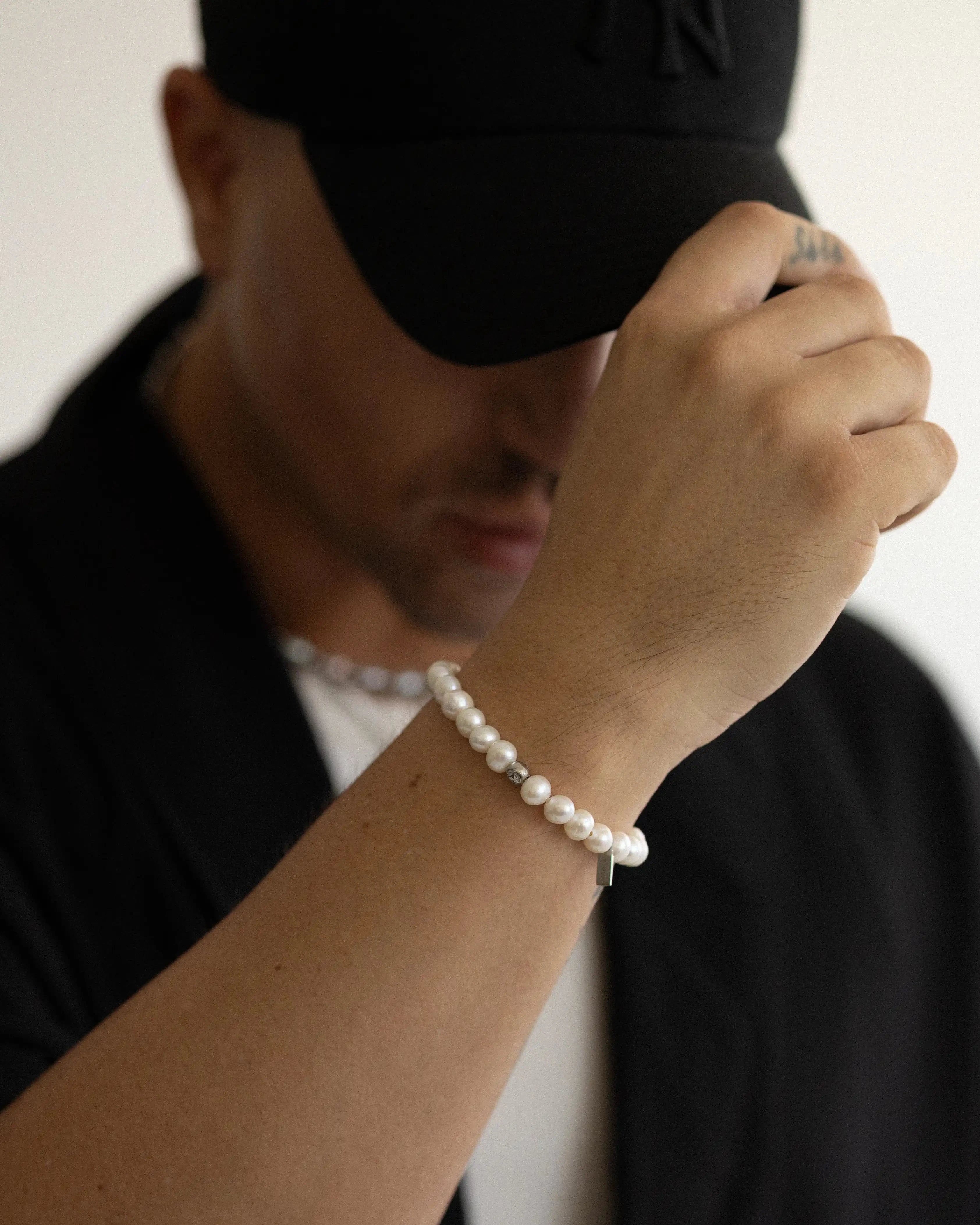 Pánsky Elastický Náramok - Freshwater Pearl & Silver